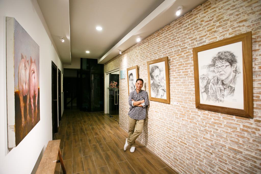 Third Rock Hostel Bangkok Exterior photo